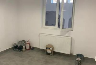 Casă cu 9 camere cu Teren 212 Mp în Dacia