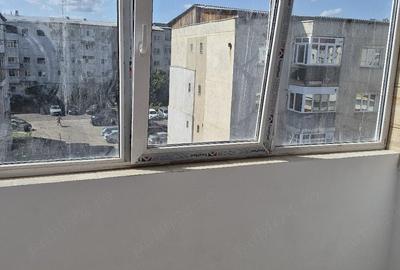Apartament cu 3 camere semidecomandat în Ultracentral