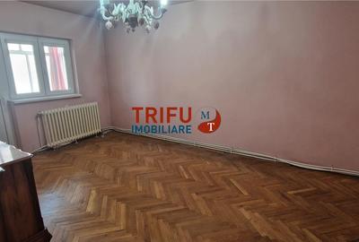 Apartament cu 4 camere decomandat în Cetate