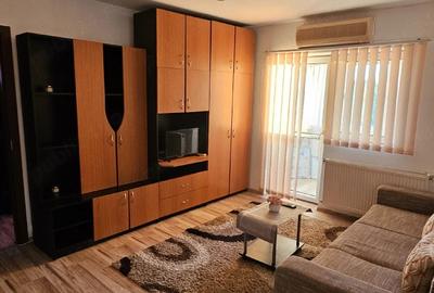 Apartament cu 2 camere semidecomandat în Complex Studențesc