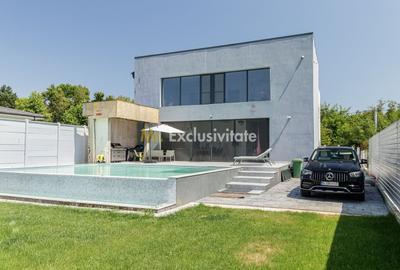 Casă cu 8 camere cu Piscina în Bănești