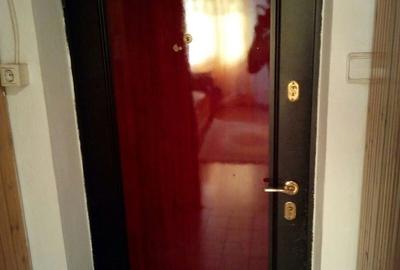 Apartament cu 2 camere decomandat în Ștei - 1