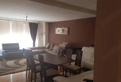 Casă cu Teren 700 Mp în Central - 2