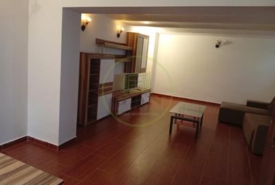 Casă cu 4 camere cu Teren 100 Mp în Lupeni - 2