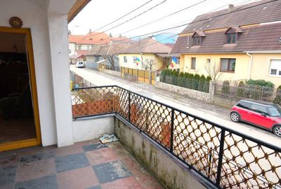 Casă individuală cu 4 camere cu Canalizare în Central - 10