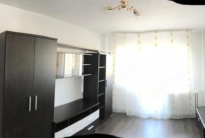 Apartament cu 4 camere decomandat, mobilat în Tineretului