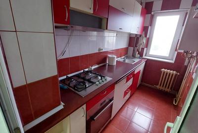 Apartament cu 2 camere decomandat, mobilat în Mircea cel Bătrân