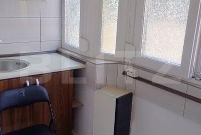 Apartament cu 4 camere semidecomandat în Central - 1