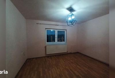 Apartament cu 2 camere semidecomandat, mobilat în Sud - 1