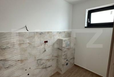 Casă cu 5 camere cu Teren 220 Mp în Noua