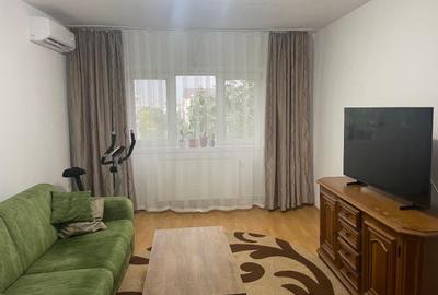 Apartament cu 3 camere decomandat în Girocului
