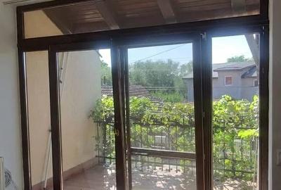 Casă cu Teren 200 Mp în Central