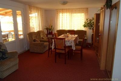 Duplex cu 7 camere cu Canalizare în Central - 8