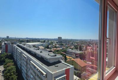 Apartament cu 3 camere semidecomandat în Central