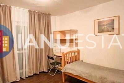 Apartament cu 3 camere semidecomandat în Tineretului