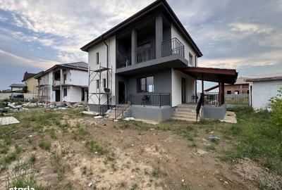 Casă cu 4 camere în Militari