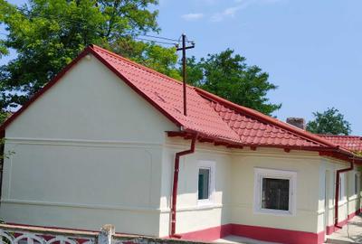 Casă cu 4 camere în Corbu