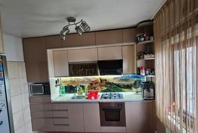 Apartament cu 3 camere decomandat, mobilat în Inel I