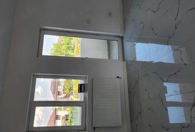 Apartament cu 4 camere semidecomandat în Central