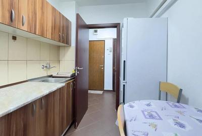 Apartament cu 2 camere semidecomandat în Giurgiului