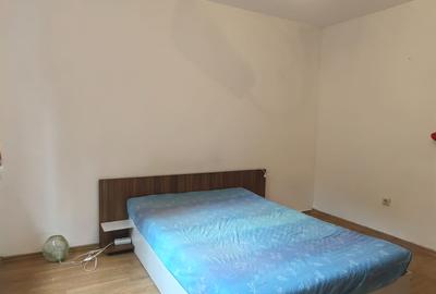 Apartament cu 2 camere semidecomandat, mobilat în Central