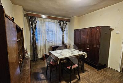 Apartament cu 2 camere semidecomandat, mobilat în Hunedoara