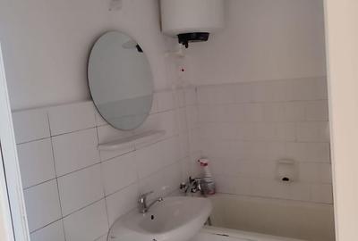Apartament cu 3 camere în Micro 16
