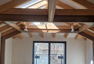 Apartament cu 5 camere în Aviatorilor