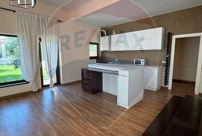 Casă cu 4 camere cu Teren 800 Mp în Central - 7