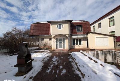 Casă cu 4 camere cu Teren 1300 Mp în Aluniș - 11
