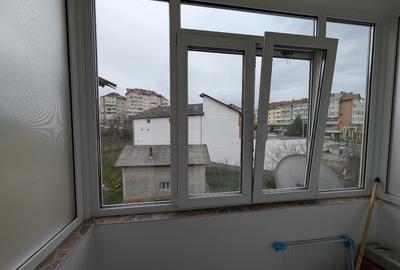 Apartament cu 3 camere semidecomandat în Calea Romanului - 2