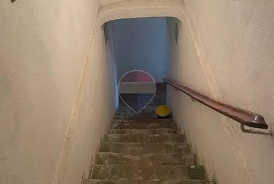 Casă cu 3 camere cu Teren 140 Mp în Central