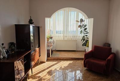 Apartament cu 3 camere circular în Astra - 3