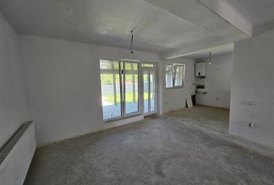 Duplex cu 4 camere cu Canalizare în Parța - 9