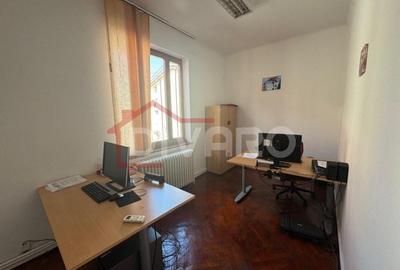 Casă individuală cu 12 camere cu Canalizare în Cotroceni - 6