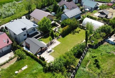 Casă individuală cu 7 camere cu Canalizare în Bucium - 1
