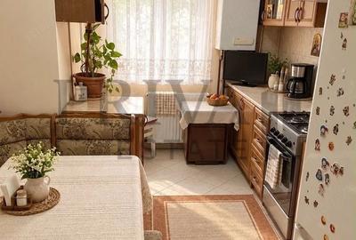 Apartament cu 3 camere decomandat în Soarelui