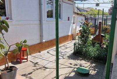Casă cu 3 camere cu Canalizare în Central - 8