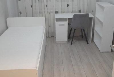 Apartament cu 3 camere decomandat în Răcădău