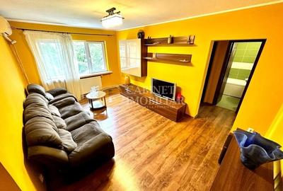 Apartament cu 3 camere semidecomandat, mobilat în Podu Roș