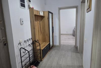 Apartament cu 2 camere decomandat în Roșu