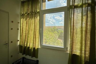 Apartament cu 3 camere decomandat în Aradului - 3