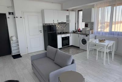 Apartament cu 2 camere semidecomandat în Jiului