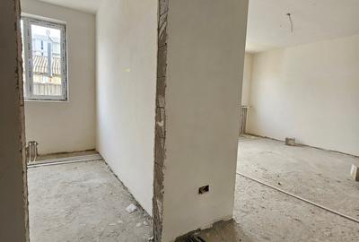 Apartament cu 2 camere semidecomandat în Km 5 - 10