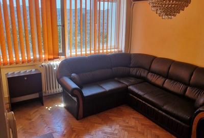 Apartament cu 2 camere semidecomandat în Pajura