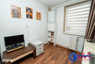 Spațiu comercial, de 47 mp, în Piața Veche