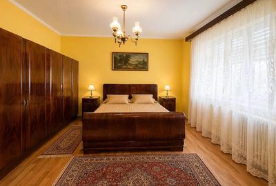 Casă cu 7 camere cu Teren 739 Mp în Mehala