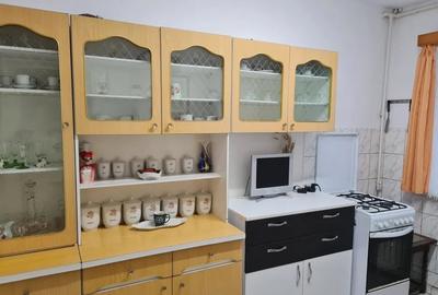 Apartament cu 2 camere decomandat, mobilat în Cetate