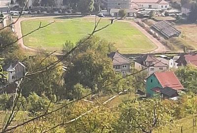 Teren de 1100 mp, în Central - 6
