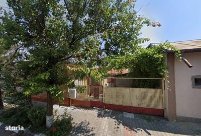 Casă cu 3 camere în Uiești